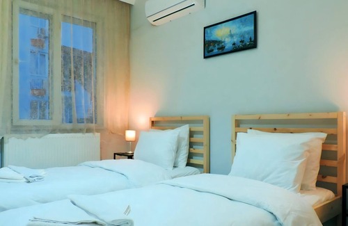 Lara Apartamento | Flat w Pool, Balcony 10 min to Beach in Antalya