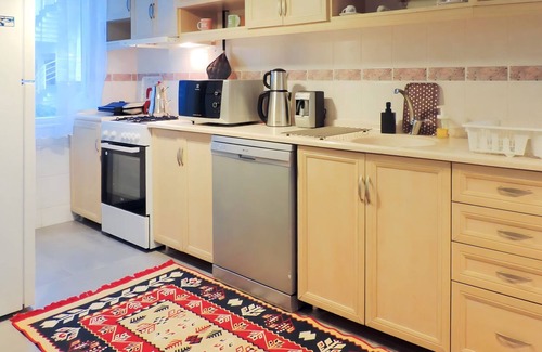 Lara Apartamento | Flat w Pool, Balcony 10 min to Beach in Antalya