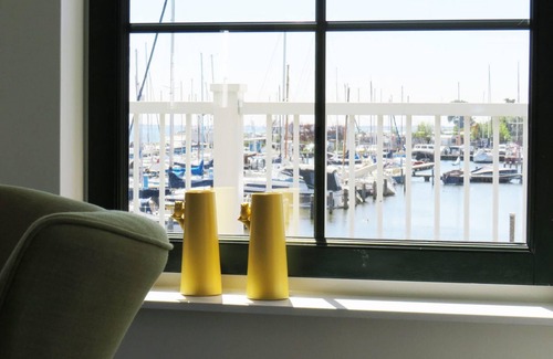 Uitdam Casa | Flat with 4 bedrooms, 2 bathrooms and a balcony