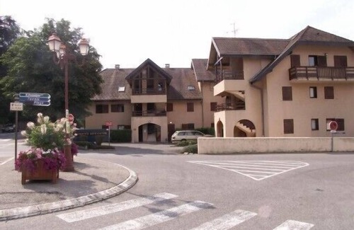 Menthon-Saint-Bernard Apartamento | Estudio con vistas al jardín, el lago de Annecy