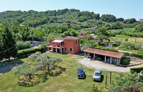 Aulla Apartamento | City / Village Apartment en Caprigliola con 2 habitaciones, capacidad 4
