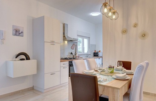 Valtura Apartamento | Piso con gran jardín, zona de juegos