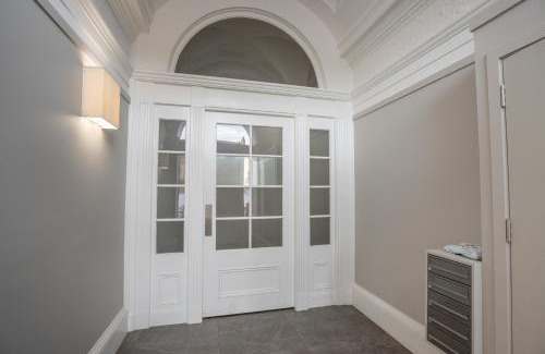 West End Apartamento | Flat with Majestic views in West End Wonderland