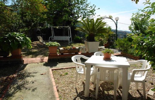 Torria Apartamento | L'Ulivo di Sempre Verde. En almazara antigua en Torria con terraza y jardín.