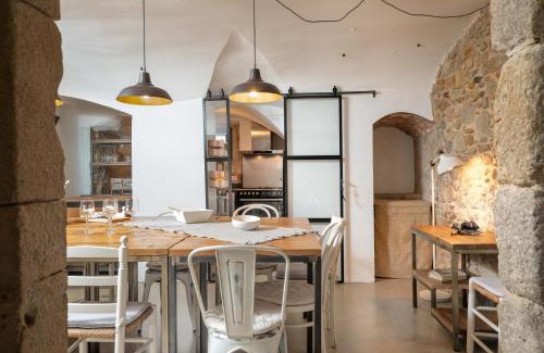 Corca Casa | Flateli Corçà Townhouse