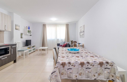 Playa de Arinaga Apartamento | Flatguest Arinaga Playa 2 - Beach - Relax - Fast Wifi