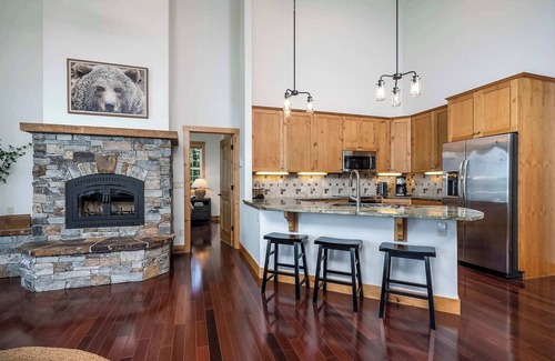 Bigfork Casa | Flathead Lake Bear Dance Retreat!