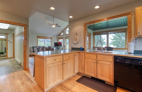 Kalispell Casa | Flathead River frontage, river access, firepit.