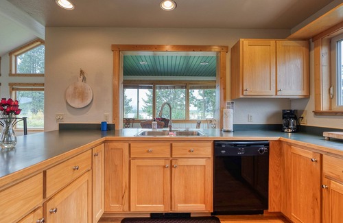 Kalispell Casa | Flathead River frontage, river access, firepit.