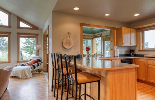 Kalispell Casa | Flathead River frontage, river access, firepit.