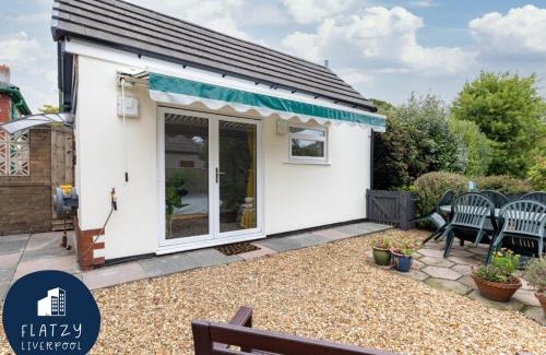 Aigburth Apartamento | Flatzy - Charming Garden Annexe in Aigburth with Kitchenette