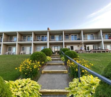 Cheboygan Hotel | Fleetwood Inn Suites