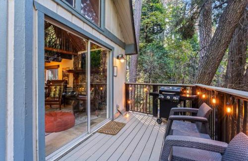 Arrowhead Villas Casa | Fleming Creek Hideaway, Next to Creek, Fire-Pit!