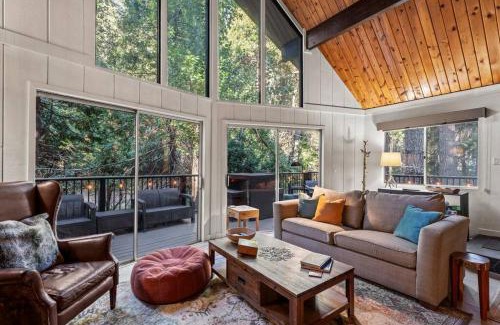 Arrowhead Villas Casa | Fleming Creek Hideaway, Next to Creek, Fire-Pit!