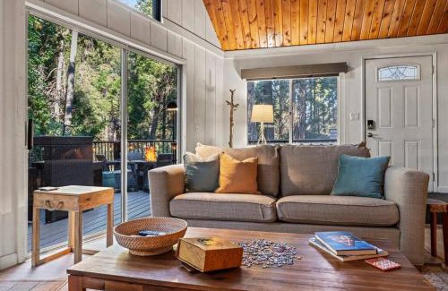 Arrowhead Villas Casa | Fleming Creek Hideaway, Next to Creek, Fire-Pit!