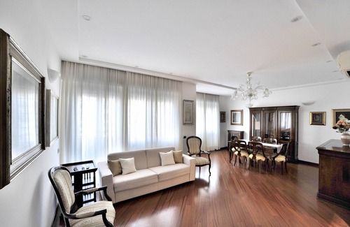 Tor di Quinto Apartamento | FleminHouse in Rome's posh and elegant neighborhood 10 min from the Vatican