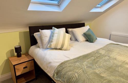 Gillingham Apartamento | Fletcher - A Converted Church Luxe Apartment