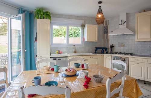 La Bernerie-en-Retz Casa | Fleur d'été by Interhome