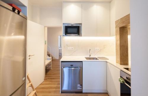 Alfama Apartamento | FLH Graça Charming Duplex with Small Pool