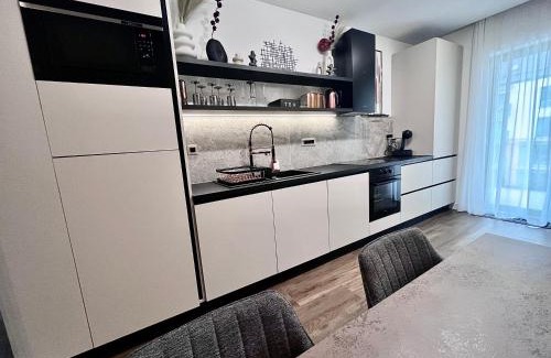 Sibiu Apartamento | FLH - La Vie En Rose Gold w Balcony & Free Parking