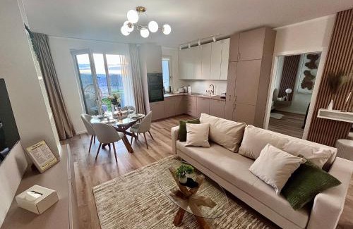 Floresti Apartamento | FLH - NEW Golden Gallery with Balcony & Free Parking