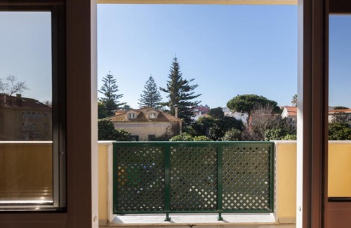 Parede Apartamento | FLH Parede Family Flat with Balcony