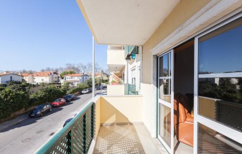 Parede Apartamento | FLH Parede Family Flat with Balcony