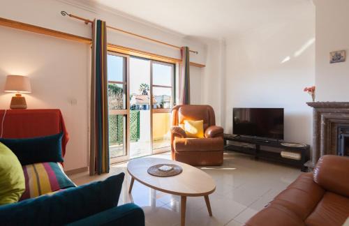 Parede Apartamento | FLH Parede Family Flat with Balcony