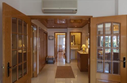 Parede Apartamento | FLH Parede Family Flat with Balcony