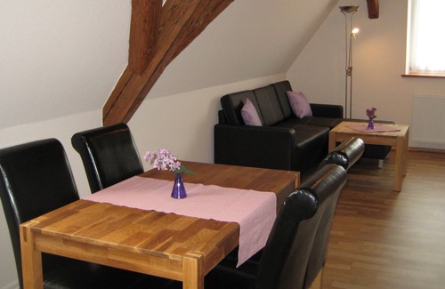 Sommerhausen Apartamento | Flor lila | Apartamento moderno con 50m2 en 2. arriba