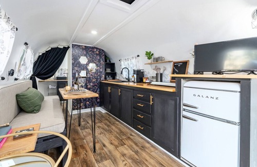 Guntersville Apartamento | Flight of Fancy Vintage Airstream Rental