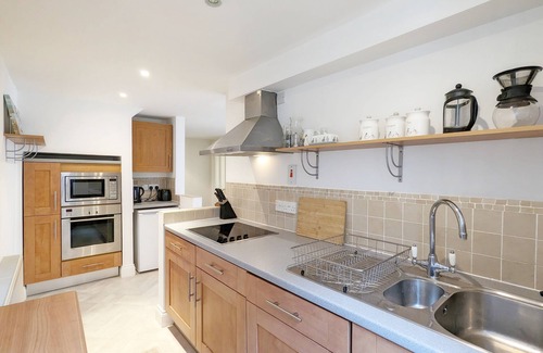 Emsworth Cabaña | Flint Cottage, Emsworth: una casa de campo con capacidad para 4 personas en 2 habitaciones