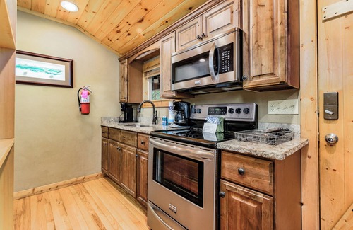 Pittman Center Cabina | Flint Rock Cabin on the Water