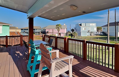 Bermuda Beach Casa | Flip Flop Beachside | Community Pool & Beach Access!