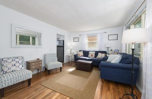 South Haven Casa | Flip Flop Cottage - Cute and comfortable cottage located just three blocks from Lake Michigan!