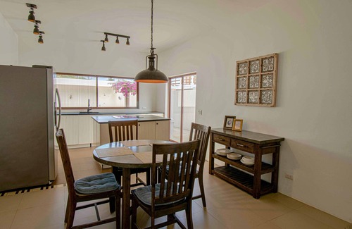 Puerto Villamil Casa | Flip Flop House