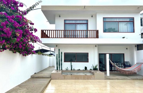 Puerto Villamil Casa | Flip Flop House
