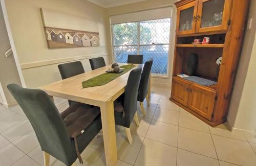 Amity Point Casa | FLIP FLOP INN