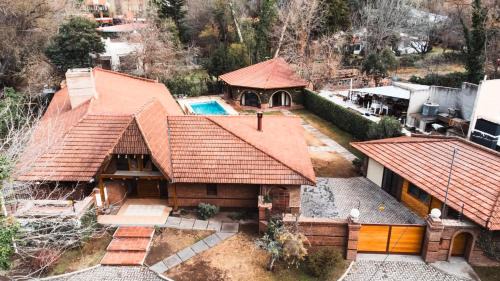 Chacras de Coria Casa | Fliphaus Wine Country Villa 20 pax 9 Bd Pool & Jacuzzi