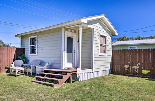 Canyon Lake Apartamento | Flirty Flamingo' Studio: 1 Mi to Canyon Lake