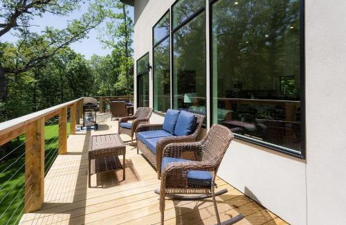 Bella Vista Chalet De Esquí | Flo Ride Chalet Hot tub Woodland viewsOn the Back 40 trail