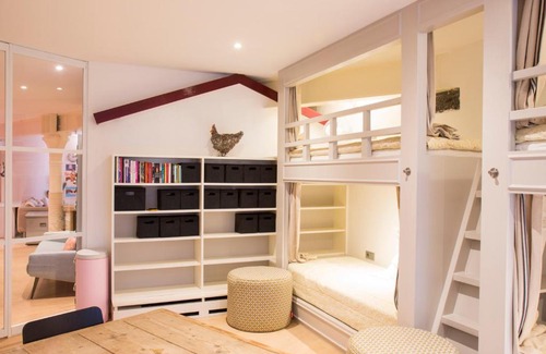 Jordaan Cama Y Desayuno | Flo's Atelier - Family studio