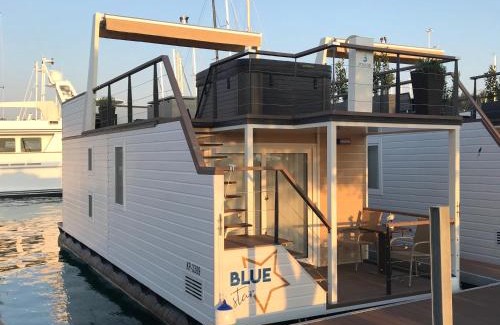 Seca Casa | Floating House Blue Moon