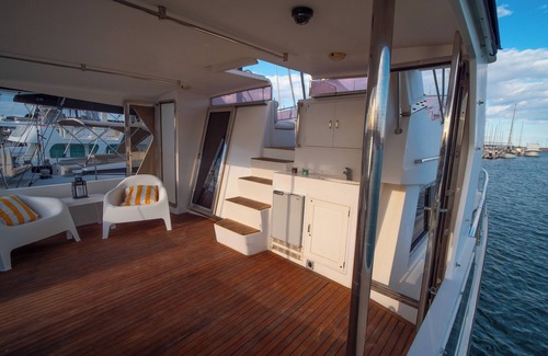 Poblats Maritims Alquiler De Eote | Floating house in Valencia