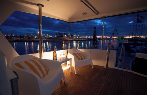 Poblats Maritims Alquiler De Eote | Floating house in Valencia
