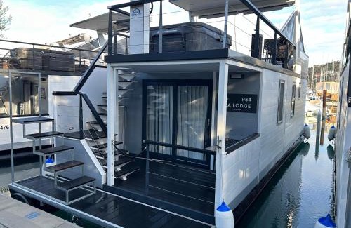 Seca Apartamento | Floating House - SEA SUITE