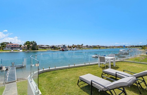 Port Macquarie Casa | Floating on the Canals - 80 Commodore Cres