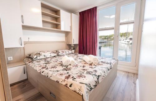 Seca Casa | Floating Seahouse Ocean Beauty