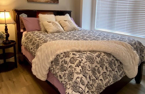 Richmond Casa | floor heating, Free parking & Wifi , free airport drop off service available .