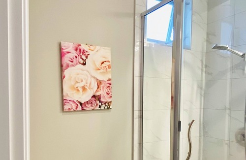 Richmond Casa | floor heating, Free parking & Wifi , free airport drop off service available .